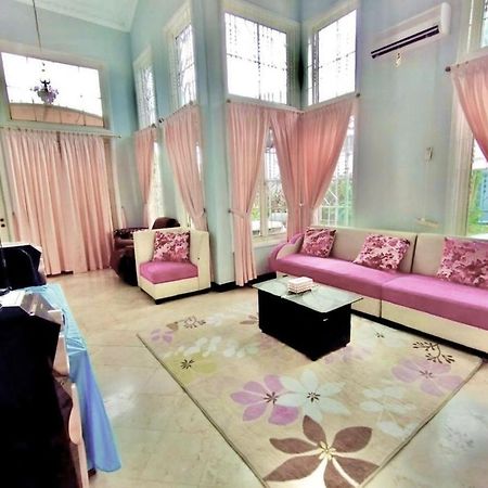 Vila Princess,Sentul 4Bedroom Dan Tenda Camping,Private Pool, Tenis Meja, Mini Billiard, Karaoke, Ayunan,Bbq, 08Satu3 80Satu6 4Satu5Satu Bogor Exteriér fotografie