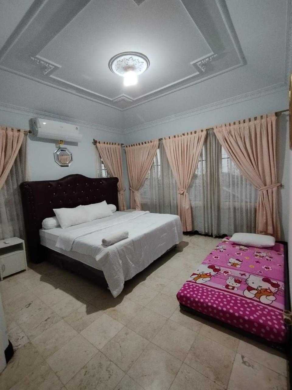 Vila Princess,Sentul 4Bedroom Dan Tenda Camping,Private Pool, Tenis Meja, Mini Billiard, Karaoke, Ayunan,Bbq, 08Satu3 80Satu6 4Satu5Satu Bogor Exteriér fotografie